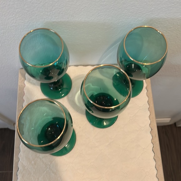4  vintage Libbey Juniper Green teardrop glasses with gold rims. - Picture 4 of 4